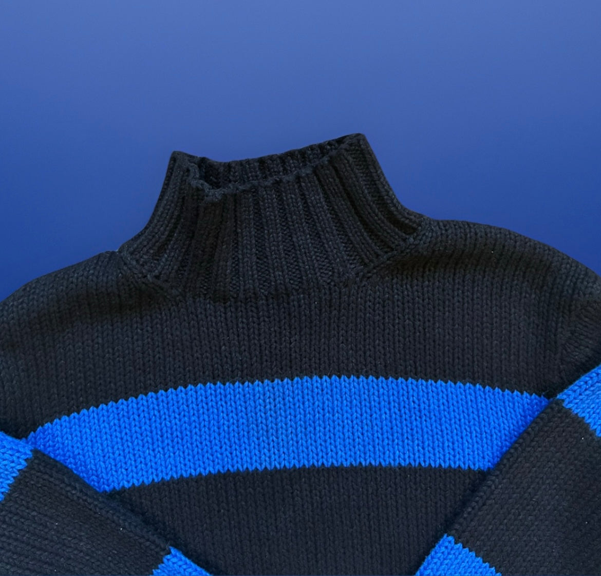 Striped turtle neck(sweater)
