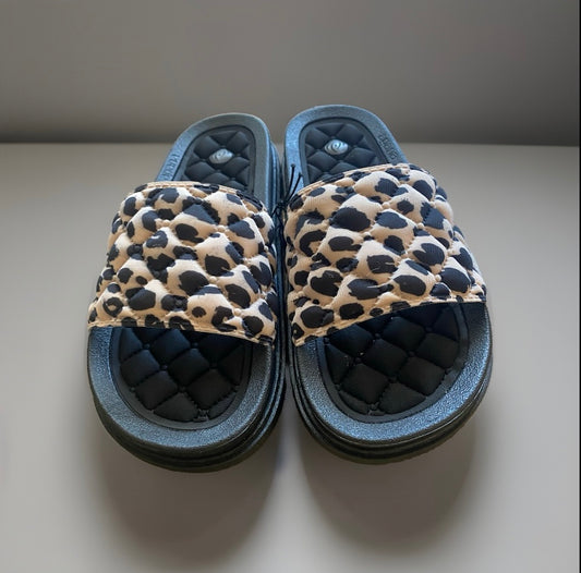 Leopardprint slippers