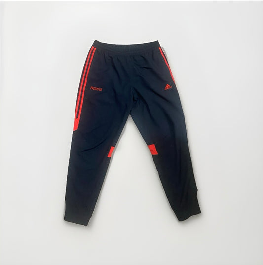 “Predator” adidas joggers